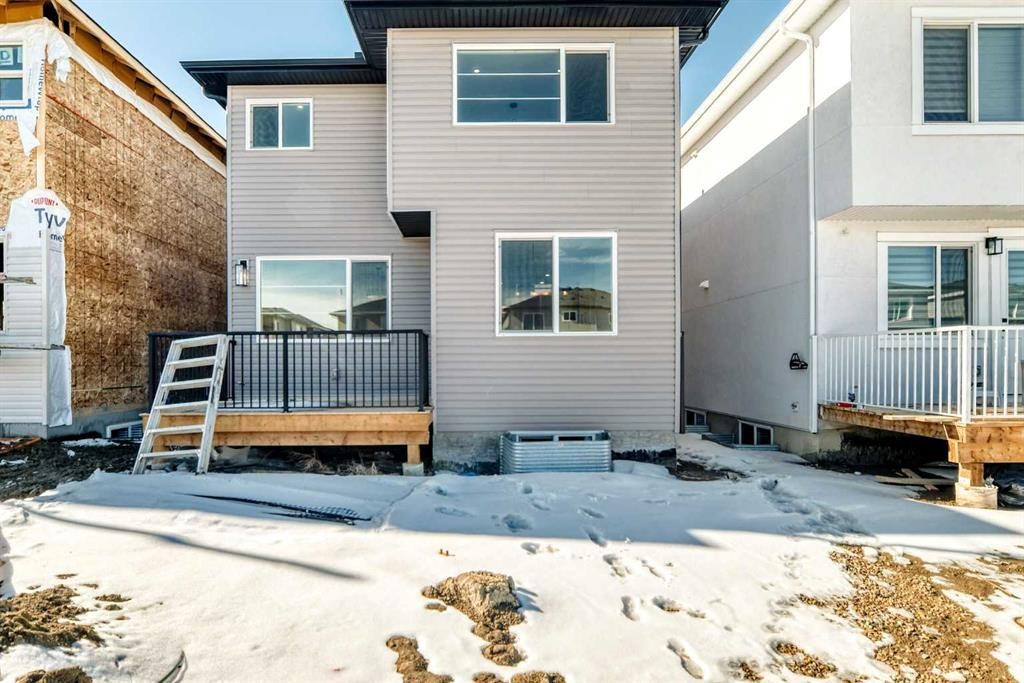 28 Saddlecrest Manor Ne, Calgary, AB - Outdoor With Exterior