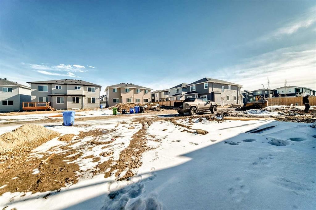 28 Saddlecrest Manor Ne, Calgary, AB - Outdoor