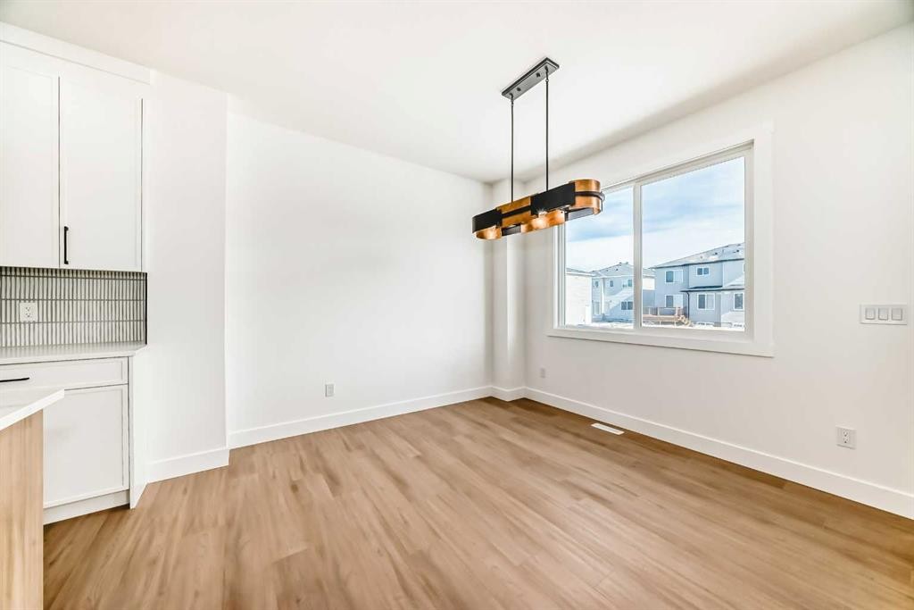 28 Saddlecrest Manor Ne, Calgary, AB - Indoor Photo Showing Other Room