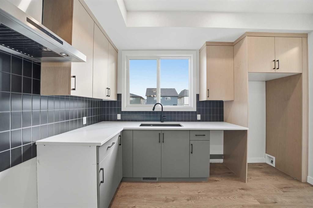 596 Buffaloberry Manor Se, Calgary, AB - Indoor Photo Showing Kitchen