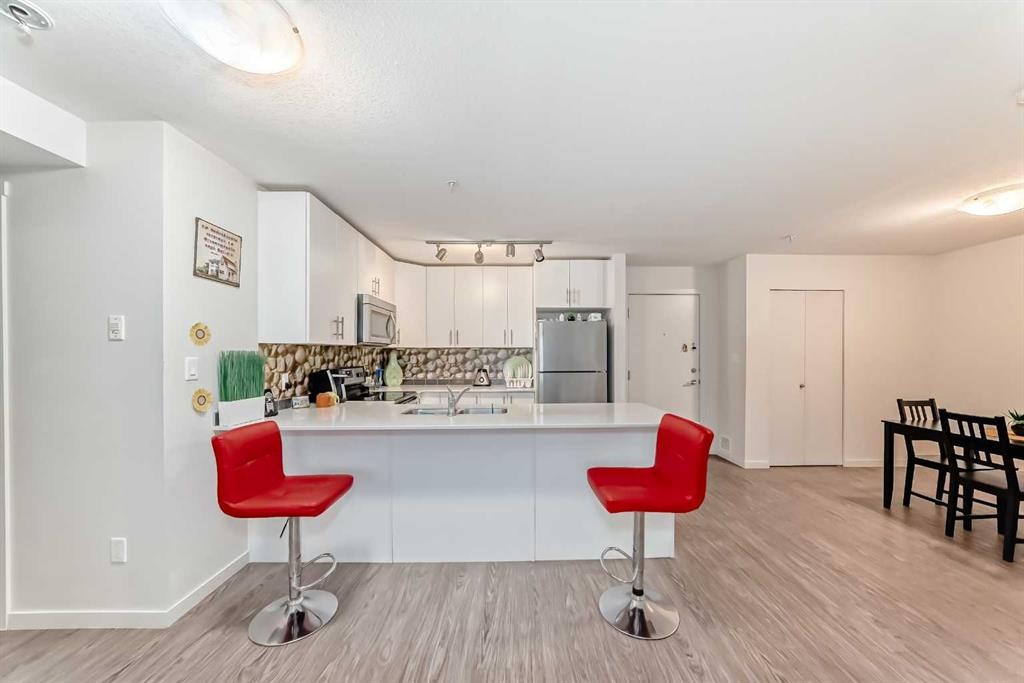 3302-181 Skyview Ranch Manor Ne, Calgary, AB - Indoor Photo Showing Kitchen
