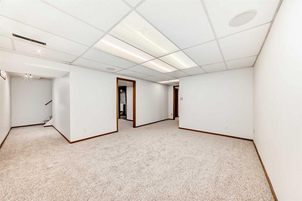 8423 Addison Drive Se, Calgary, AB - Indoor