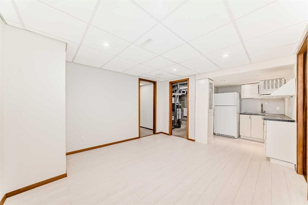 8423 Addison Drive Se, Calgary, AB - Indoor Photo Showing Other Room