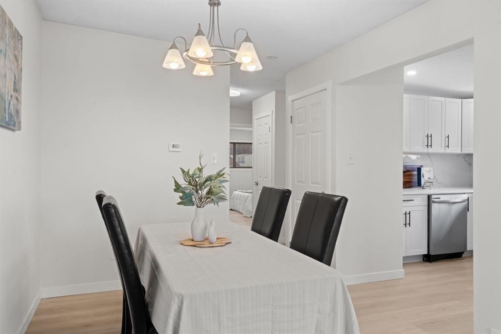 8547 47 Avenue Nw, Calgary, AB - Indoor Photo Showing Dining Room