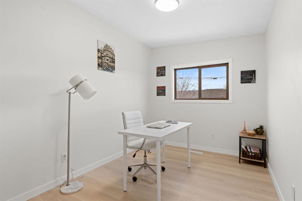 8547 47 Avenue Nw, Calgary, AB - Indoor Photo Showing Office