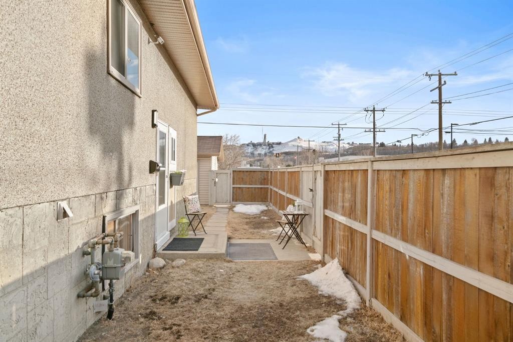 8547 47 Avenue Nw, Calgary, AB - Outdoor With Exterior