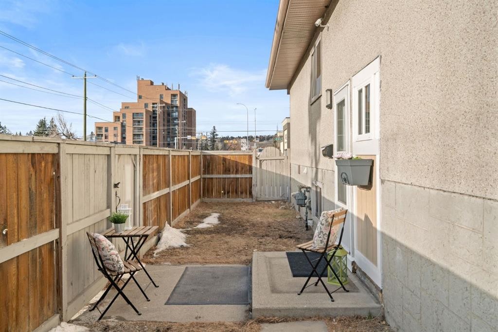 8547 47 Avenue Nw, Calgary, AB - Outdoor With Exterior