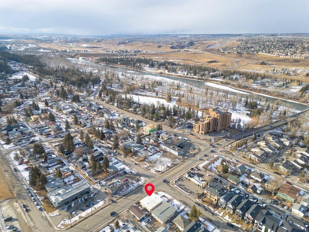 8547 47 Avenue Nw, Calgary, AB - Outdoor With View