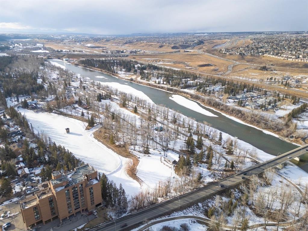 8547 47 Avenue Nw, Calgary, AB - Outdoor With View