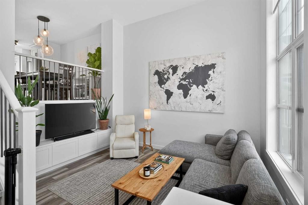 103 Cranbrook Walk Se, Calgary, AB - Indoor Photo Showing Other Room