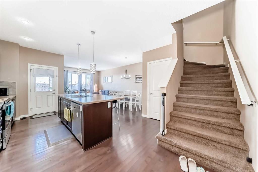 302 Auburn Crest Way Se, Calgary, AB - Indoor Photo Showing Kitchen With Upgraded Kitchen