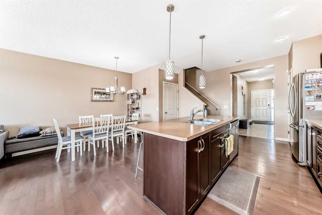 302 Auburn Crest Way Se, Calgary, AB - Indoor Photo Showing Kitchen
