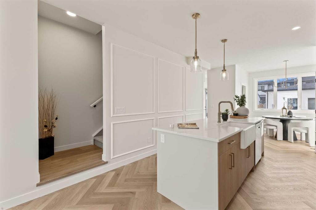 3107 42 Street Sw, Calgary, AB - Indoor Photo Showing Kitchen With Upgraded Kitchen