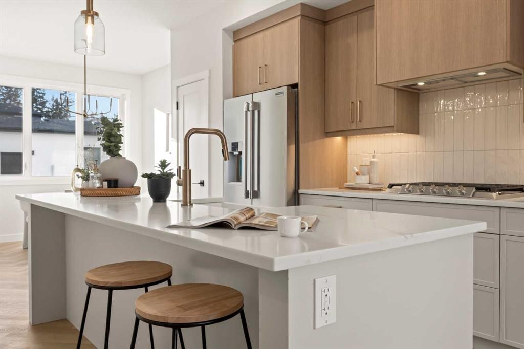 3107 42 Street Sw, Calgary, AB - Indoor Photo Showing Kitchen