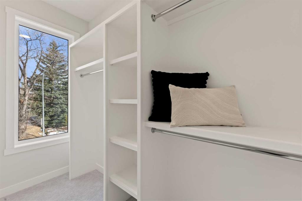 3107 42 Street Sw, Calgary, AB - Indoor