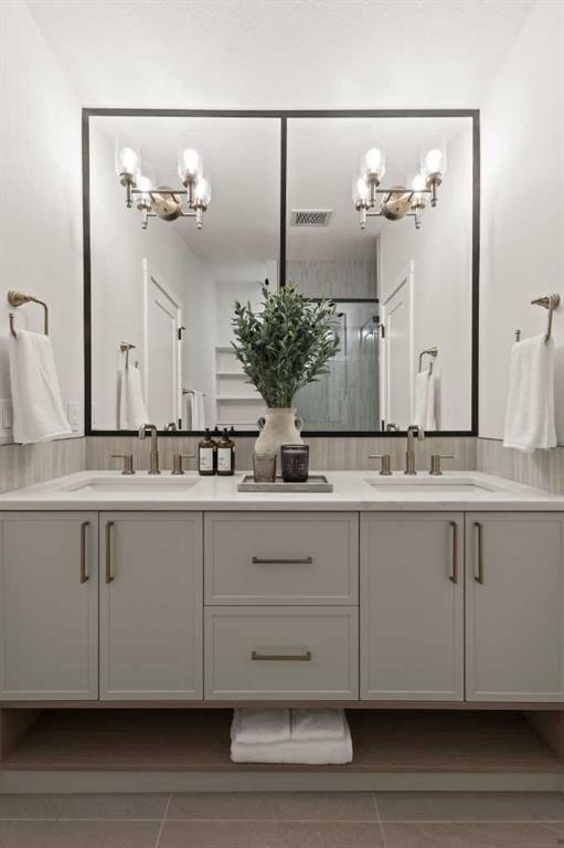 3107 42 Street Sw, Calgary, AB - Indoor Photo Showing Bathroom