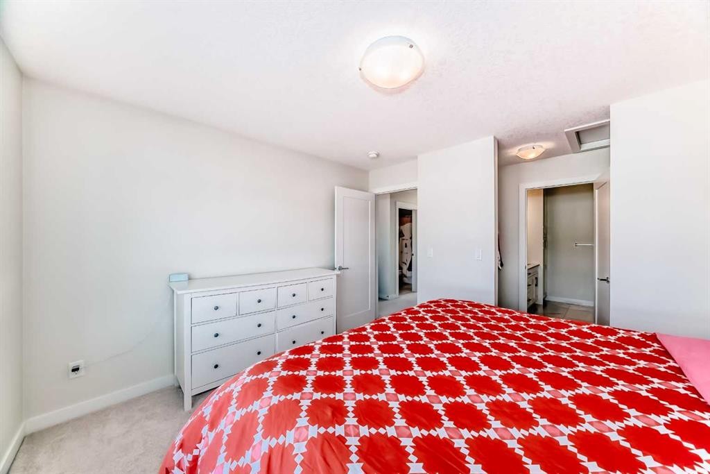 108 Walgrove Cove Se, Calgary, AB - Indoor Photo Showing Bedroom