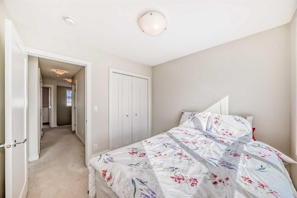 108 Walgrove Cove Se, Calgary, AB - Indoor Photo Showing Bedroom
