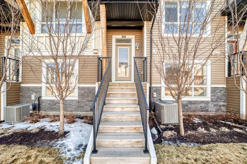 108 Walgrove Cove Se, Calgary, AB - Outdoor With Facade