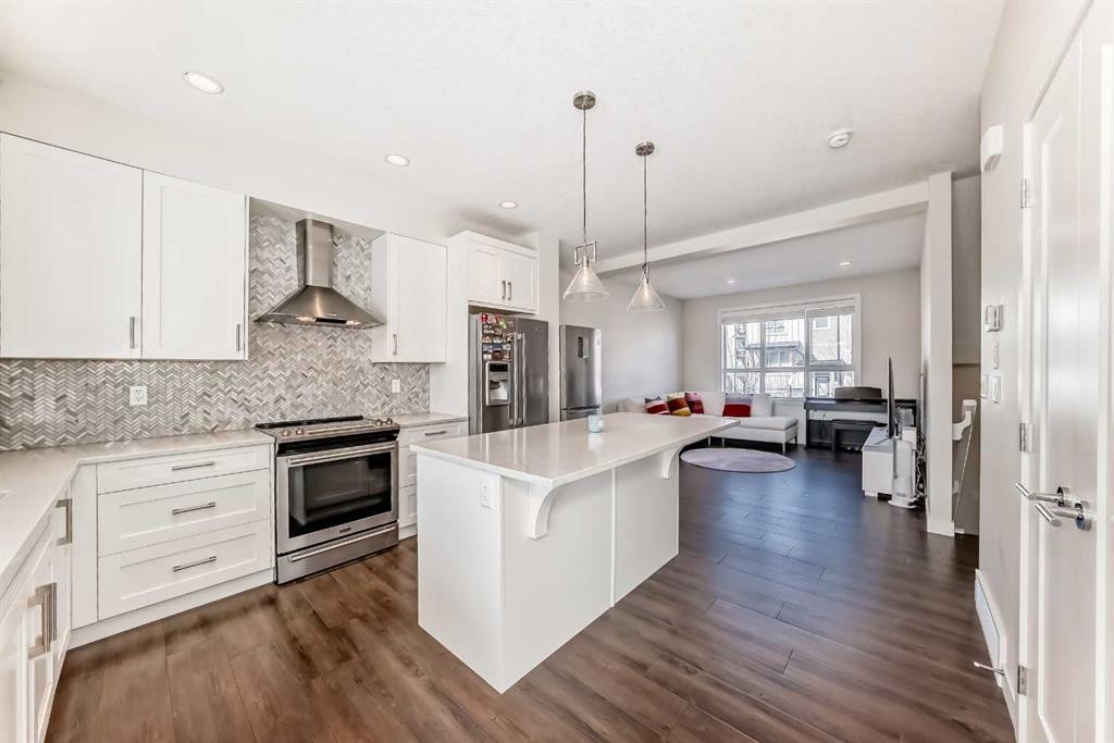 108 Walgrove Cove Se, Calgary, AB - Indoor Photo Showing Kitchen With Stainless Steel Kitchen With Upgraded Kitchen