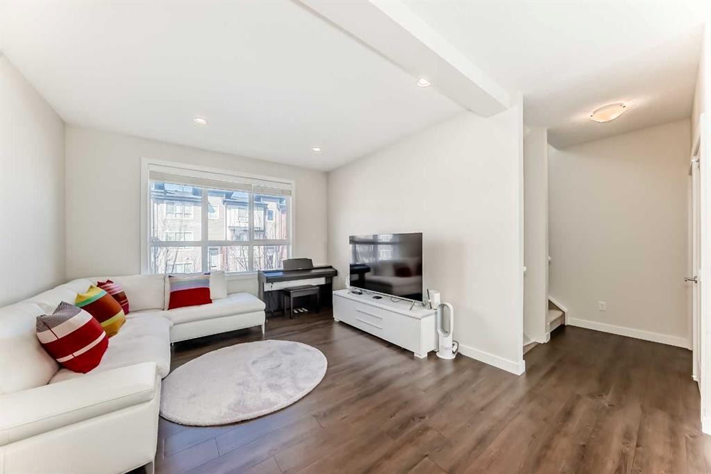 108 Walgrove Cove Se, Calgary, AB - Indoor Photo Showing Living Room