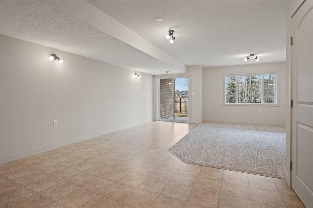36-351 Monteith Drive Se, High River, AB - Indoor Photo Showing Other Room