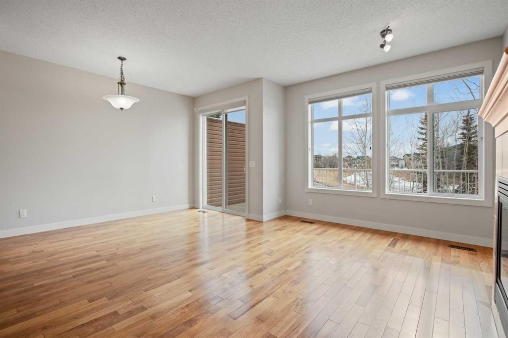36-351 Monteith Drive Se, High River, AB - Indoor Photo Showing Other Room