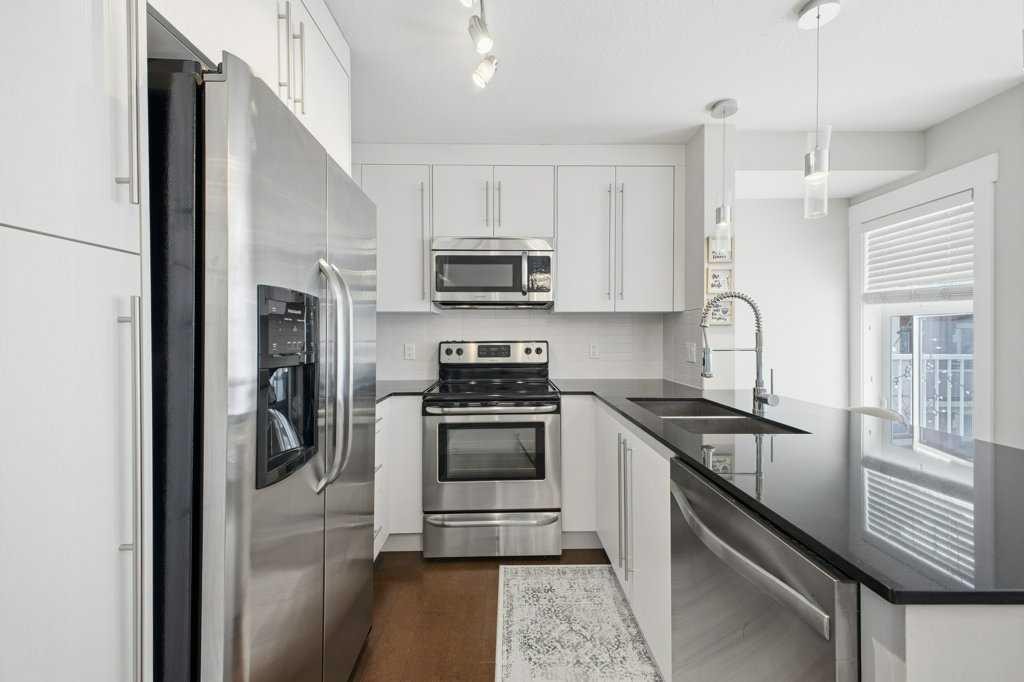 2413-11 Mahogany Row Se, Calgary, AB - Indoor Photo Showing Kitchen With Upgraded Kitchen