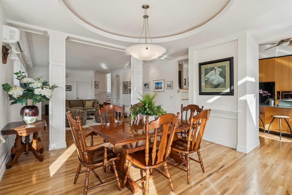 509 15 Avenue Ne, Calgary, AB - Indoor Photo Showing Dining Room