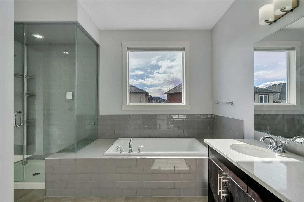 151 Stonemere Green, Chestermere, AB - Indoor Photo Showing Bathroom