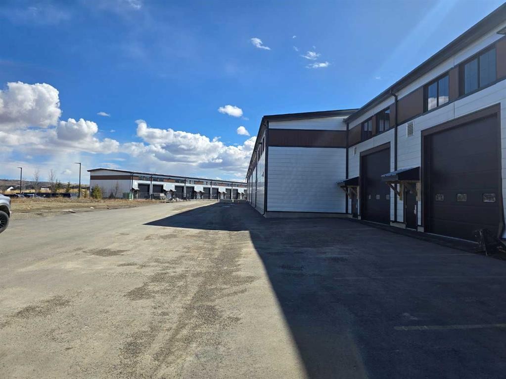 301-5 River Heights Drive, Cochrane, AB