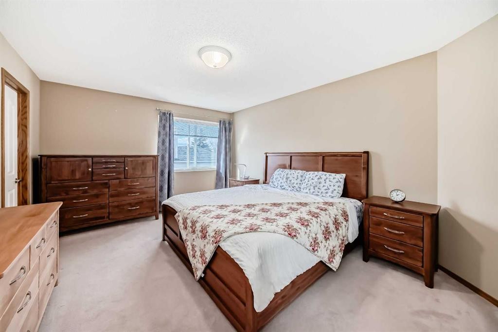 3767 Springbank Drive Sw, Calgary, AB - Indoor Photo Showing Bedroom