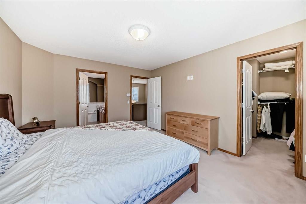 3767 Springbank Drive Sw, Calgary, AB - Indoor Photo Showing Bedroom