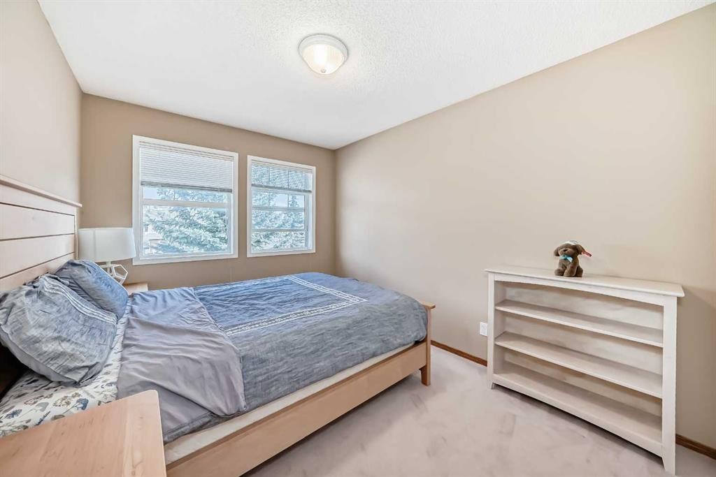 3767 Springbank Drive Sw, Calgary, AB - Indoor Photo Showing Bedroom