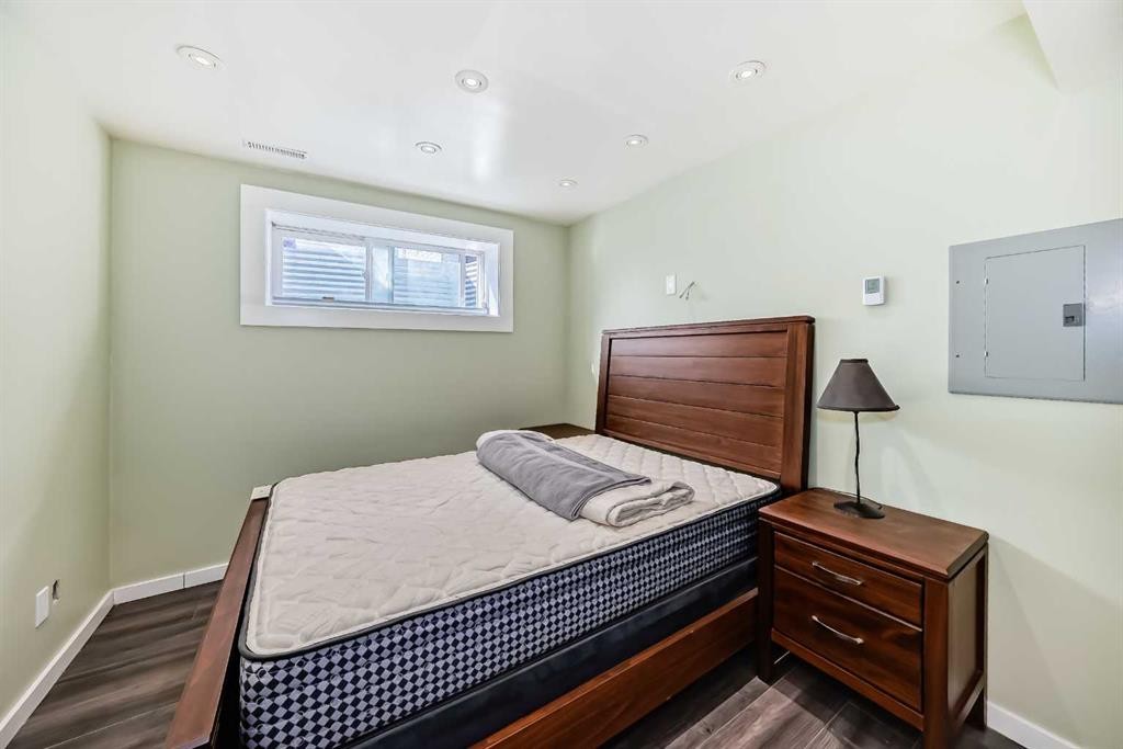 3767 Springbank Drive Sw, Calgary, AB - Indoor Photo Showing Bedroom