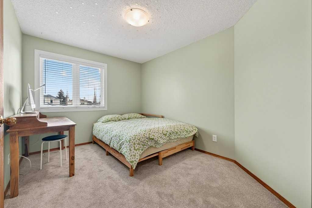 108 Hawkstone Close Nw, Calgary, AB - Indoor Photo Showing Bedroom