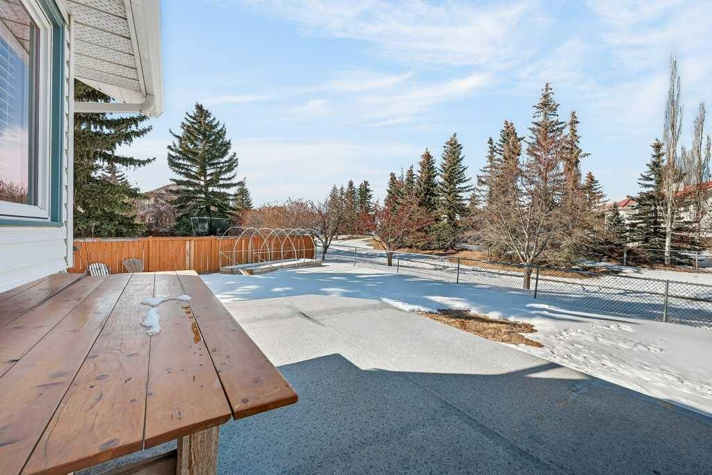 108 Hawkstone Close Nw, Calgary, AB - Outdoor