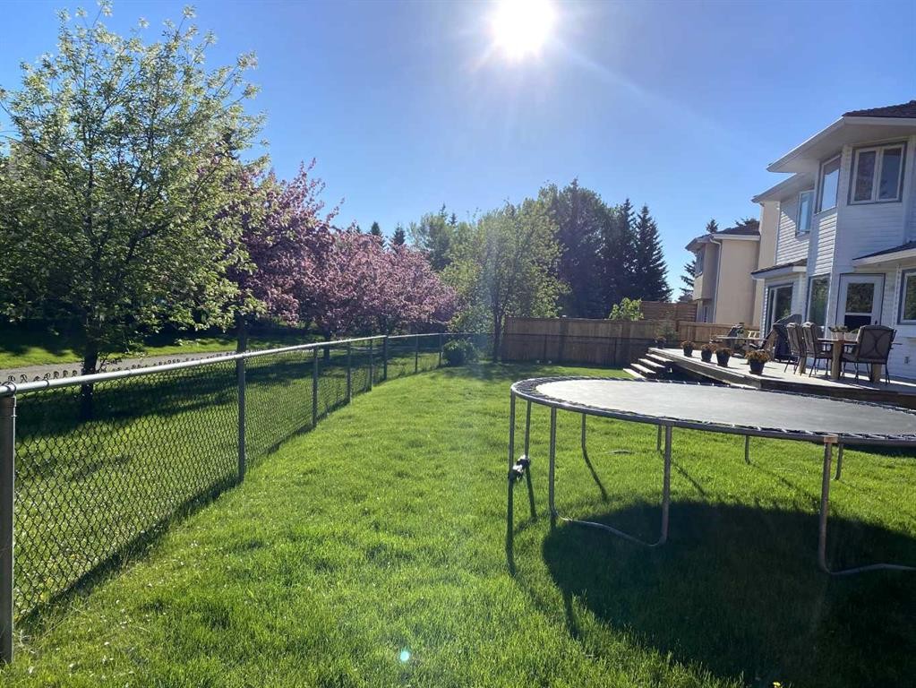 108 Hawkstone Close Nw, Calgary, AB - Outdoor