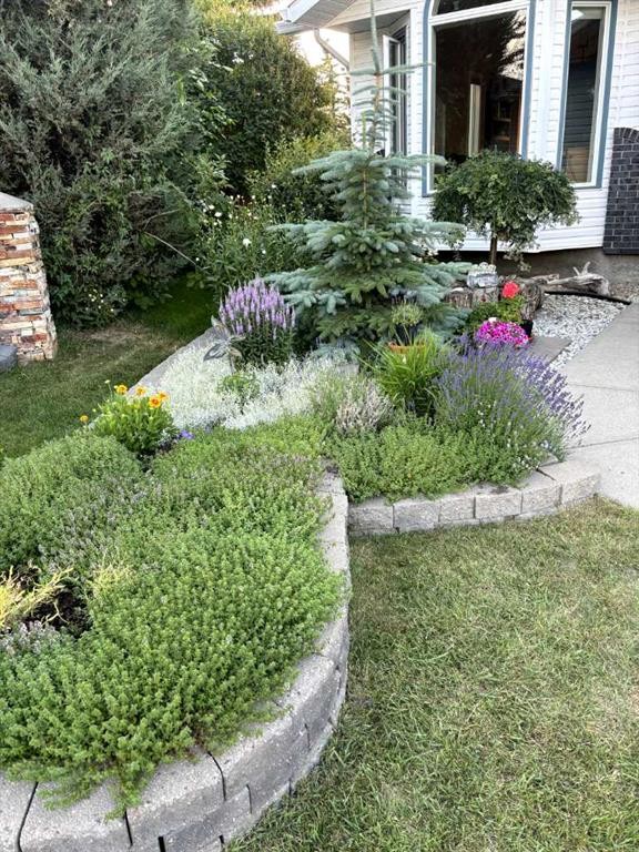 108 Hawkstone Close Nw, Calgary, AB - Outdoor