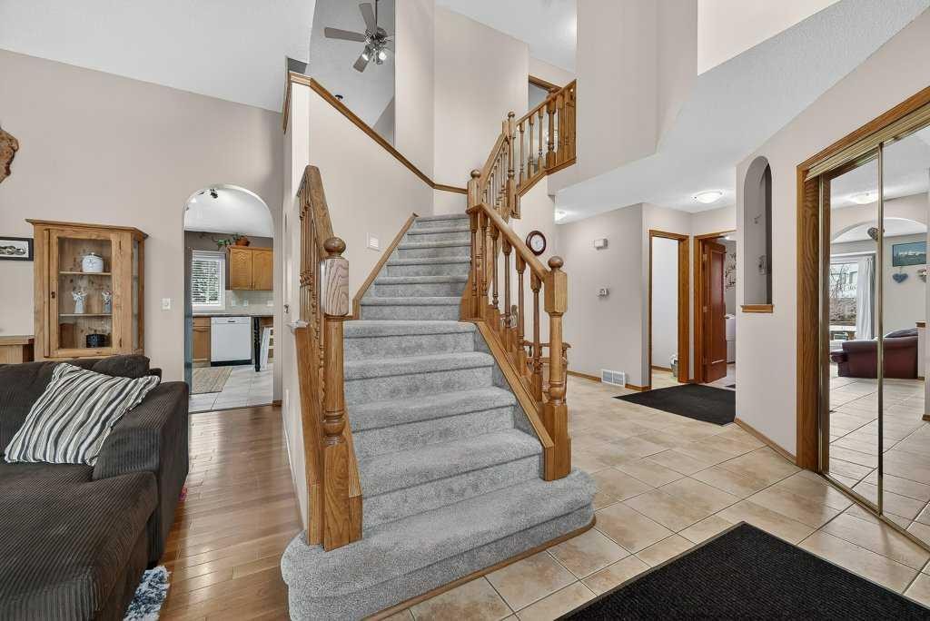 108 Hawkstone Close Nw, Calgary, AB - Indoor Photo Showing Other Room