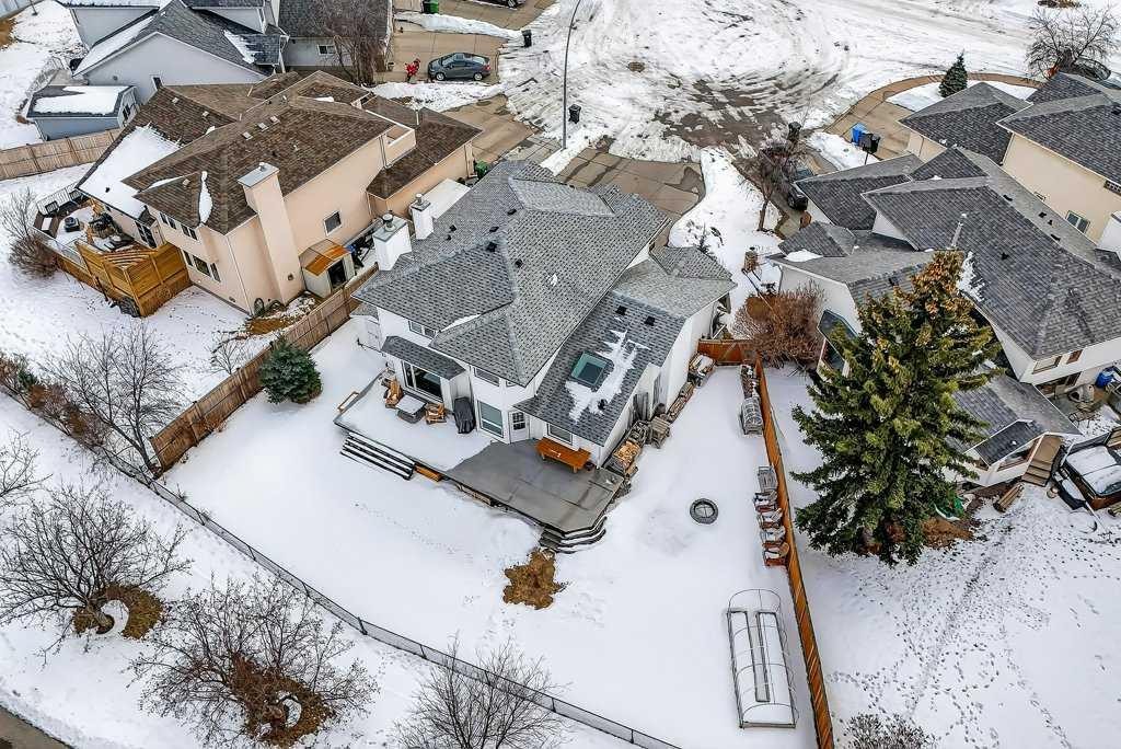 108 Hawkstone Close Nw, Calgary, AB - Outdoor