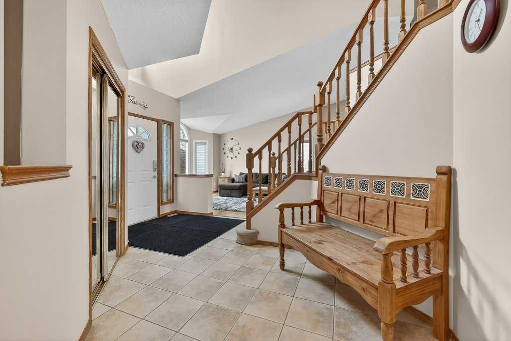 108 Hawkstone Close Nw, Calgary, AB - Indoor Photo Showing Other Room