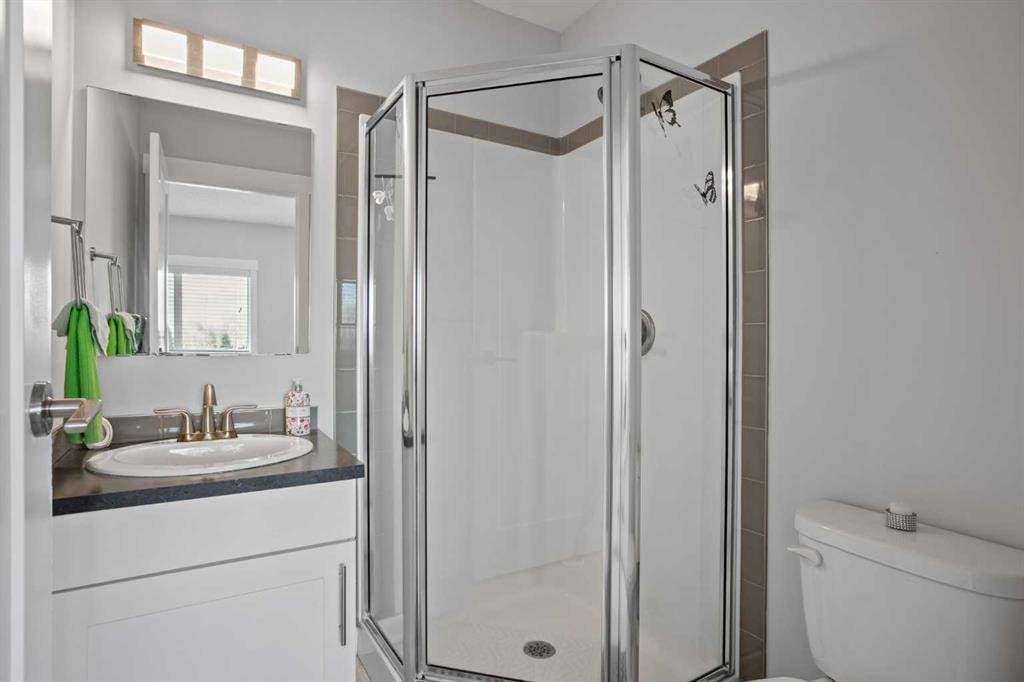 100-351 Monteith Drive Se, High River, AB - Indoor Photo Showing Bathroom