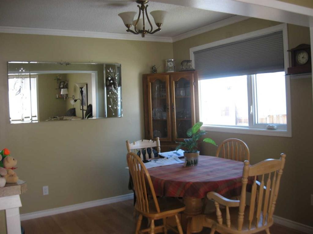 6 Westrose Avenue West, Claresholm, AB - Indoor Photo Showing Dining Room