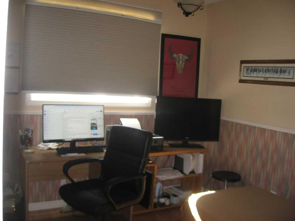 6 Westrose Avenue West, Claresholm, AB - Indoor Photo Showing Office