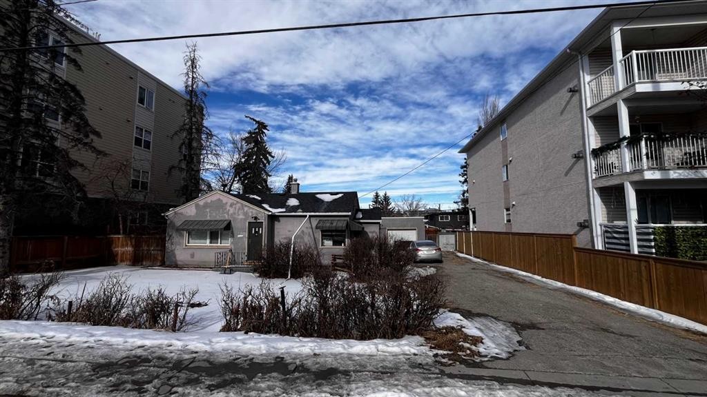 7728 Bowness Road Nw, Calgary, AB - Outdoor