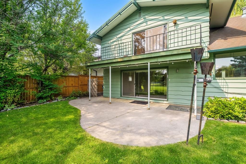 427 Willow Grove Crescent Se, Calgary, AB - Outdoor