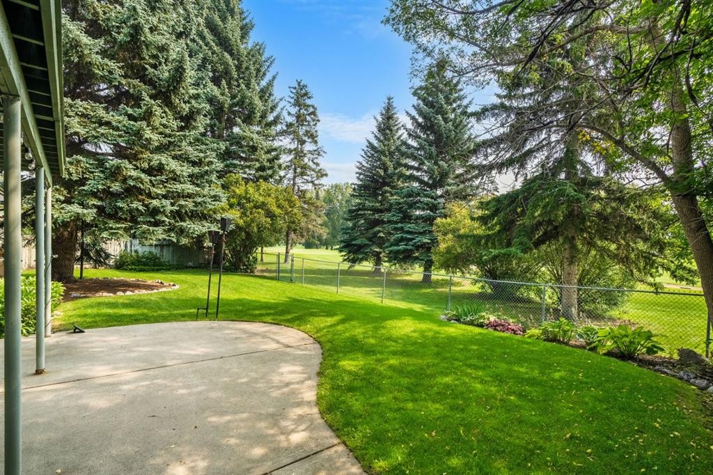 427 Willow Grove Crescent Se, Calgary, AB - Outdoor