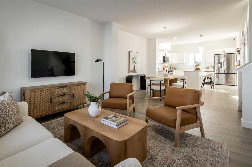 970 Edgefield Avenue, Strathmore, AB - Indoor Photo Showing Living Room