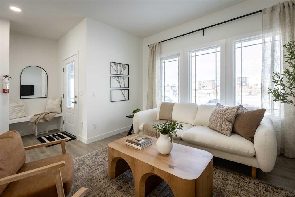 970 Edgefield Avenue, Strathmore, AB - Indoor Photo Showing Living Room